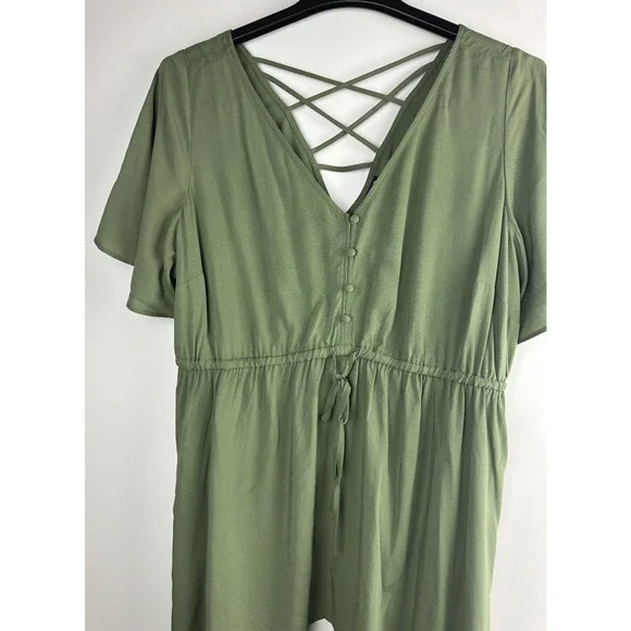 NWT Torrid Babydoll Challis Sharkbite Flutter Sleeve Top Green Plus Size 2 2X - Picture 3 of 16